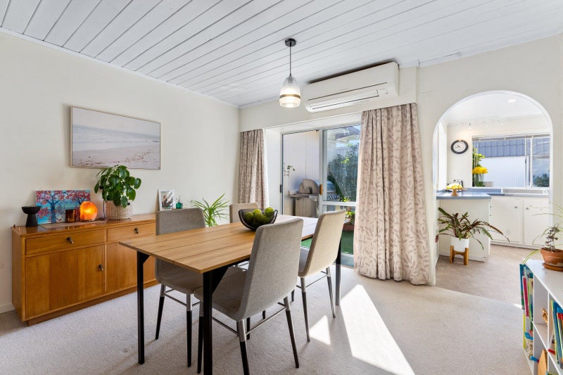 76B The Circle, Manly, Whangaparaoa - Carousel 1