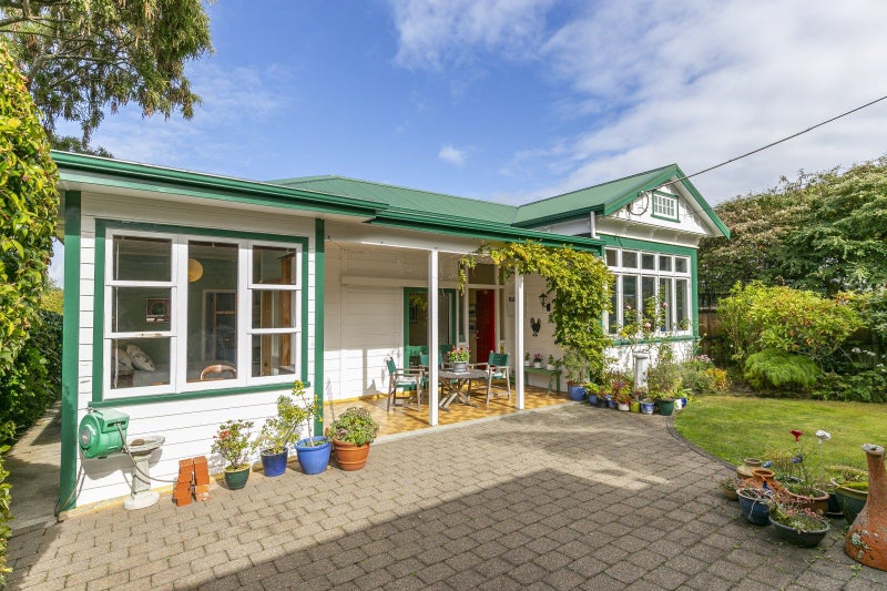 21 Clark Street, Khandallah, Wellington - Carousel 2