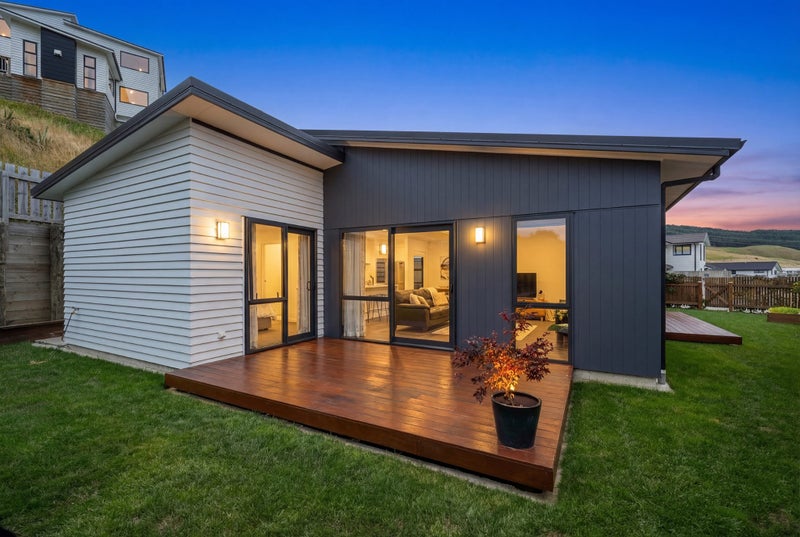 18 Hattersley Grove, Churton Park, Wellington - Carousel 2