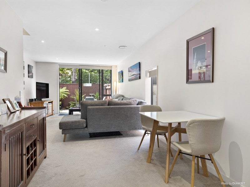 5/21 Rugby Street, Mount Cook, Wellington - Carousel 1