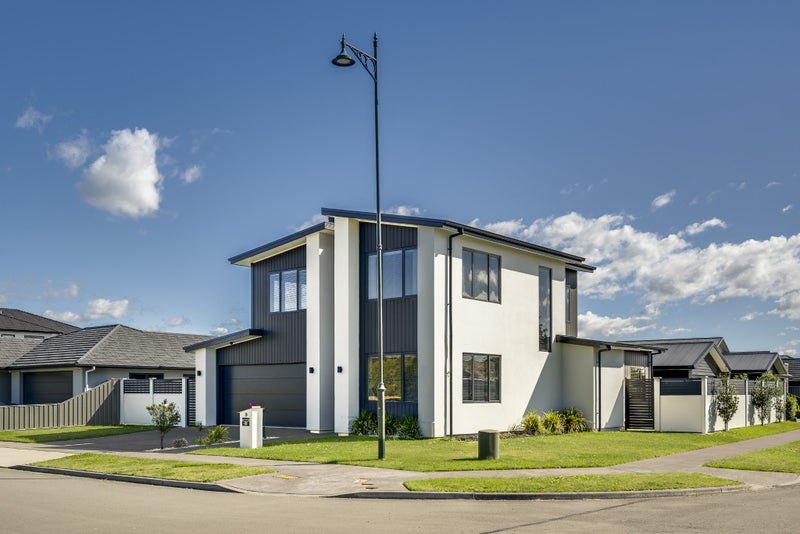 24 Aspiring Drive, Poraiti, Napier - Carousel 1