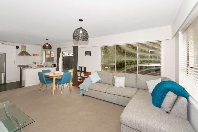 1/31 Hepburn Road, Glendene, Auckland - Carousel 2