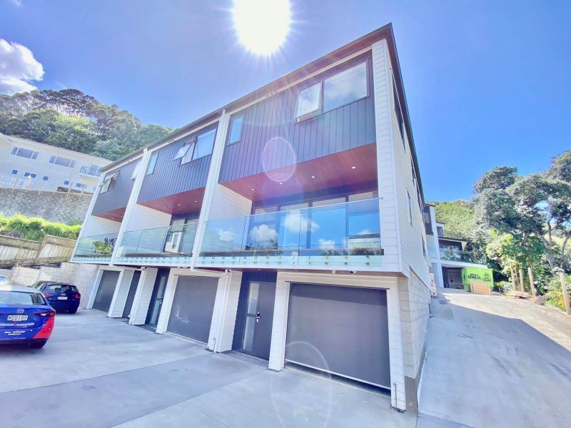 1/874A Mount Eden Road, Three Kings, Auckland - Carousel 1