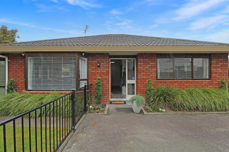 2/34 Garden Road, Avalon, Lower Hutt - Carousel 1