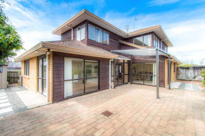 1/10 Britannia Place, Half Moon Bay, Auckland - Carousel 1