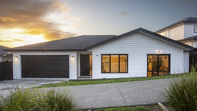 44 Jeroboam Loop, Kumeū - Carousel 1