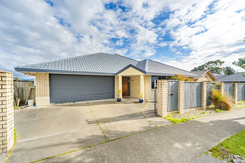 114 Ruapehu Drive, Fitzherbert, Palmerston North - Carousel 1