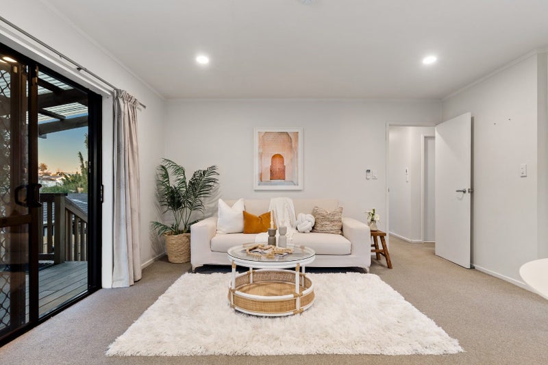 2/7 Eskdale Road, Birkdale, Auckland - Carousel 1