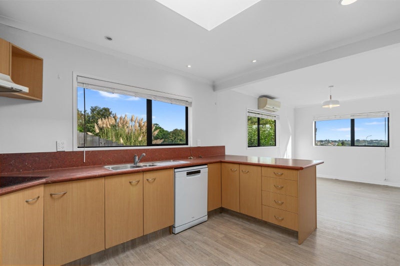 14B Portland Street, Welcome Bay, Tauranga - Carousel 2