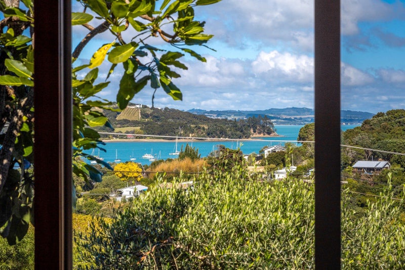 133 Wilma Road, Surfdale, Waiheke Island - Carousel 2