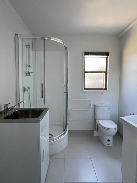 4/3 Rossgrove Terrace, Mount Albert, Auckland - Carousel 7