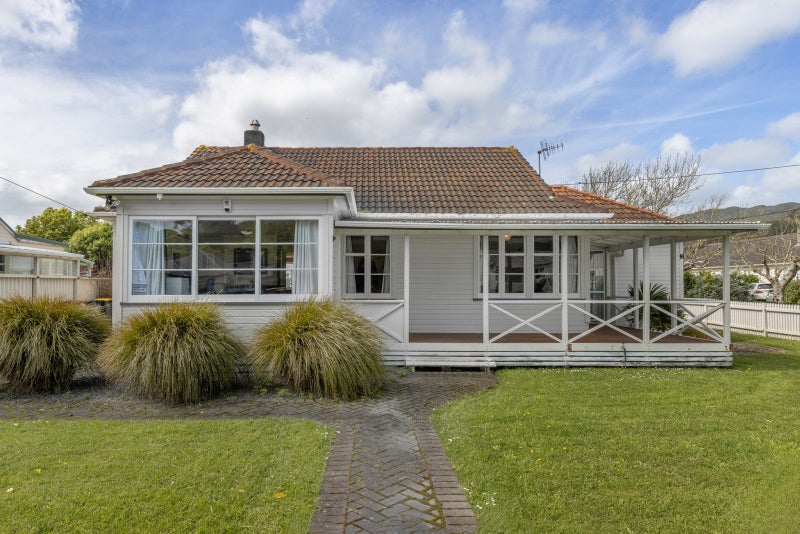 89 Waddington Drive, Naenae, Lower Hutt - Carousel 1
