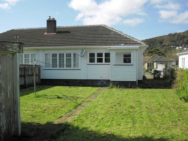 1/5 Purser Grove, Fairfield, Lower Hutt - Carousel 10
