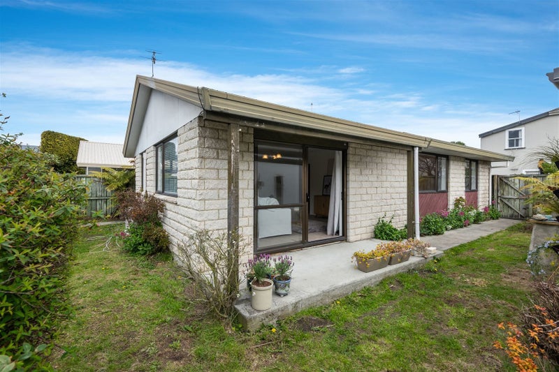 2/260 Lincoln Road, Addington, Christchurch - Carousel 1
