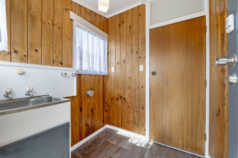 14 Walsh Road, Westown, New Plymouth - Carousel 29