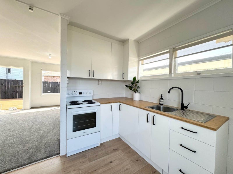 1/9 Plumley Crescent, Mangere, Auckland - Carousel 1