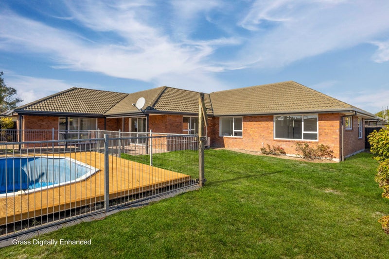 10 Kirsten Place, Parklands, Christchurch - Carousel 1