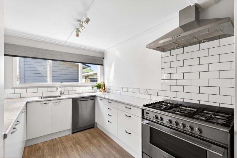606A Charles Street, Saint Leonards, Hastings - Carousel 2