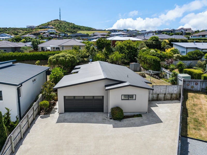 25 Kaimai Place, Aotea, Porirua - Carousel 1