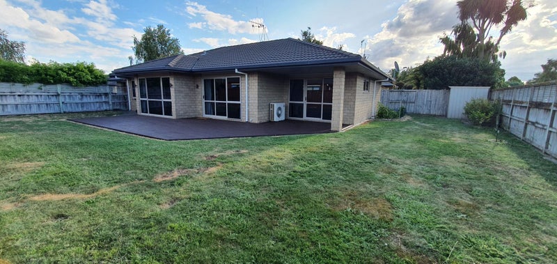 3 The Ford, Huntington, Hamilton - Carousel 21