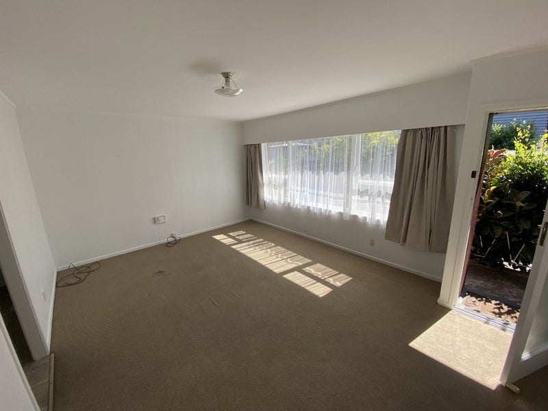 4/2 Henley Road, Mount Eden, Auckland - Carousel 2