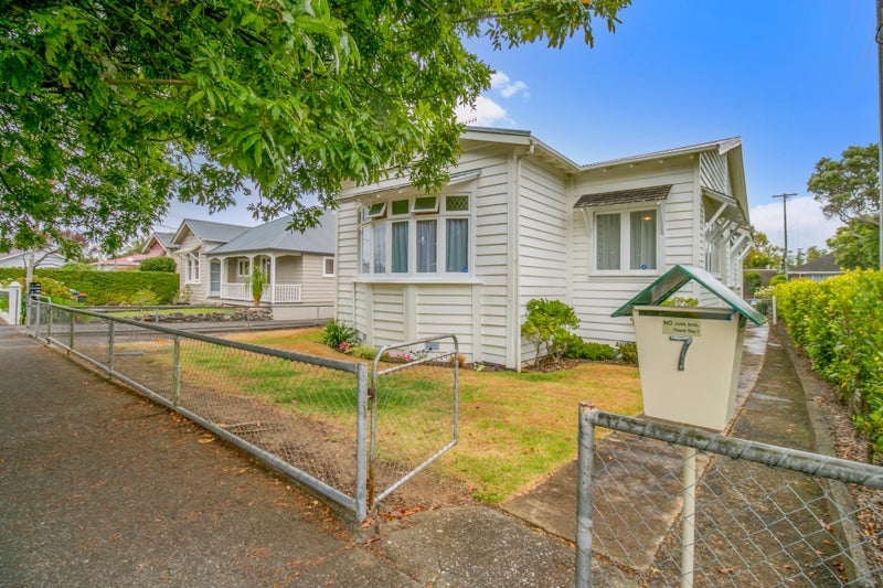 7 Matipo Street, Mount Eden, Auckland - Carousel 1