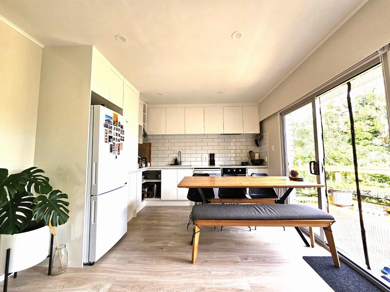 3/27 Ellerton Road, Mount Eden, Auckland - Carousel 1