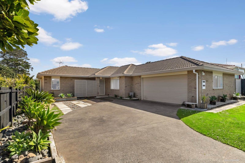 87 Burundi Avenue, Clendon Park, Auckland - Carousel 1