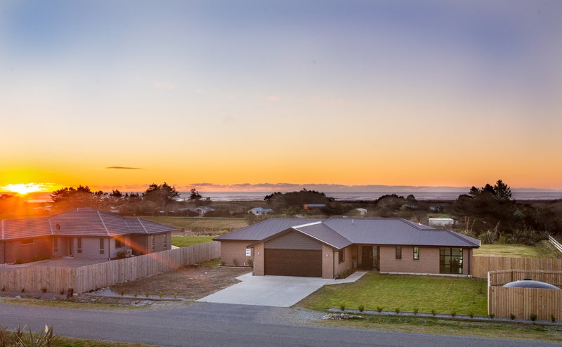 10 Takutai Terrace, Ruatapu - Carousel 20