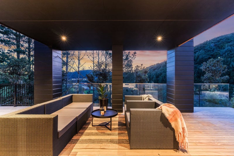 9 Woodburn Drive, Takapu Valley, Wellington - Carousel 2