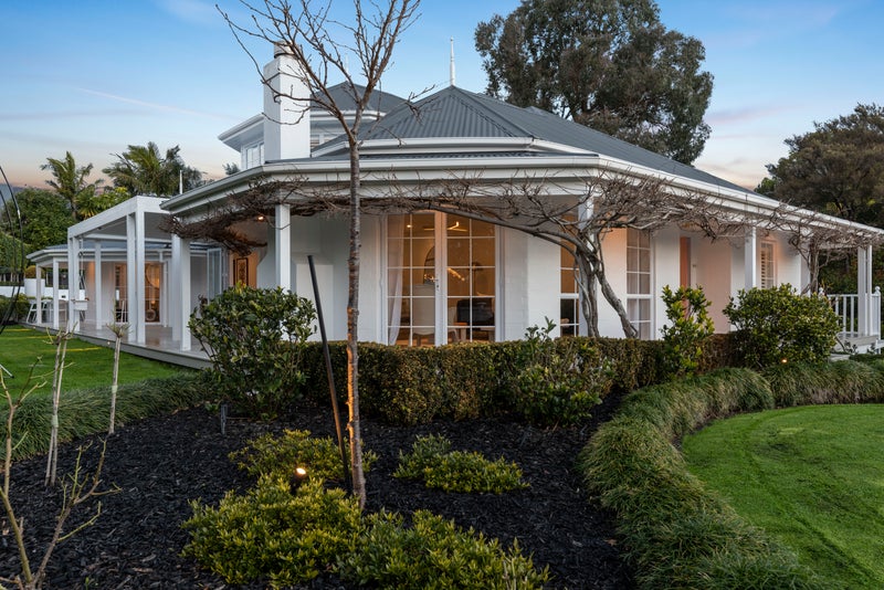 1 Almond Grove, Greenhithe, Auckland - Carousel 2
