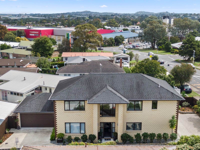 23 Reeves Road, Pakuranga, Auckland - Carousel 1