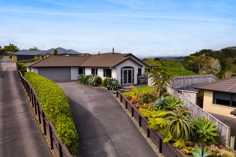 42 Redwood Crescent, Hurdon, New Plymouth - Carousel 1