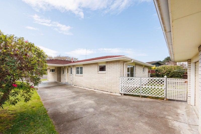 16 Cecil Place, Cloverlea, Palmerston North - Carousel 13