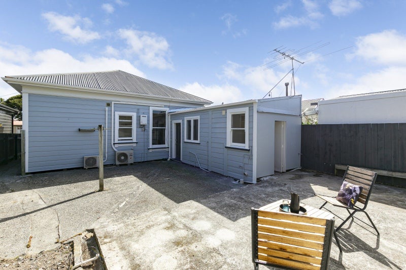 10 Emmett Street, Newtown, Wellington - Carousel 2