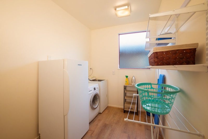 38 CORNWALL ST, kingston, athol - Carousel 12