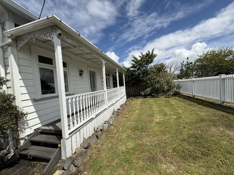 17 Truro Road, Sandringham, Auckland - Carousel 2