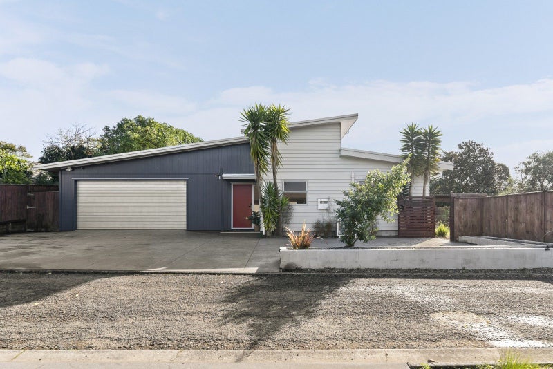 23 Heta Road, Highlands Park, New Plymouth - Carousel 2