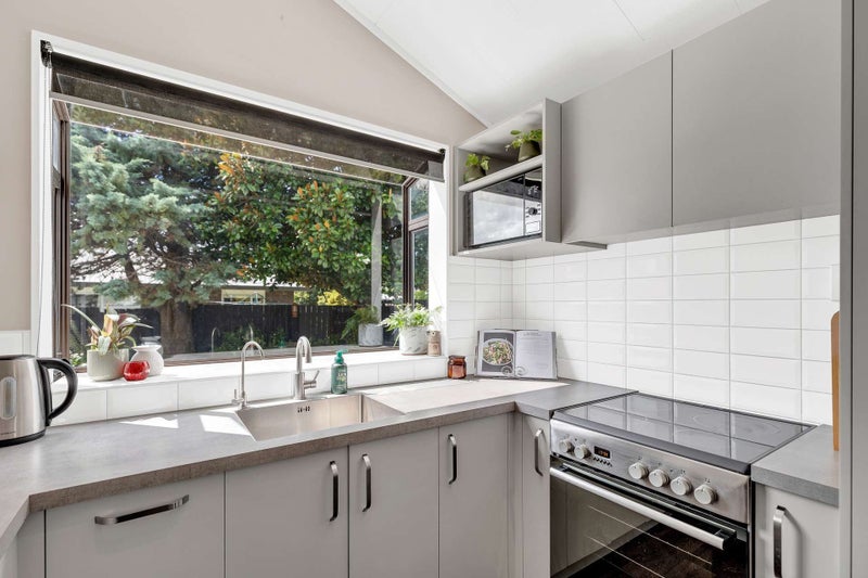 6 Mercury Street, Milson, Palmerston North - Carousel 2