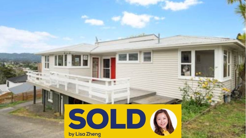 11 Western View Court, Sunnyvale, Auckland - Carousel 1