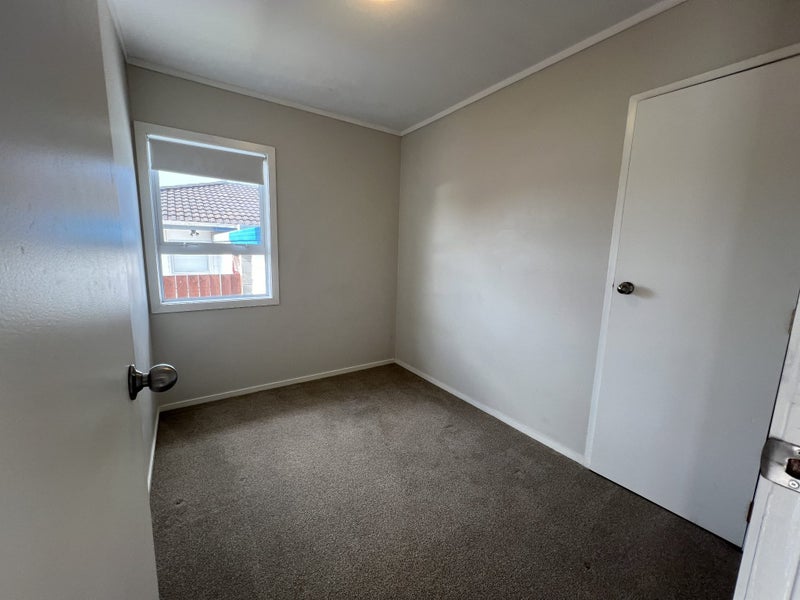 11 Cracroft Street, Otahuhu, Auckland - Carousel 9