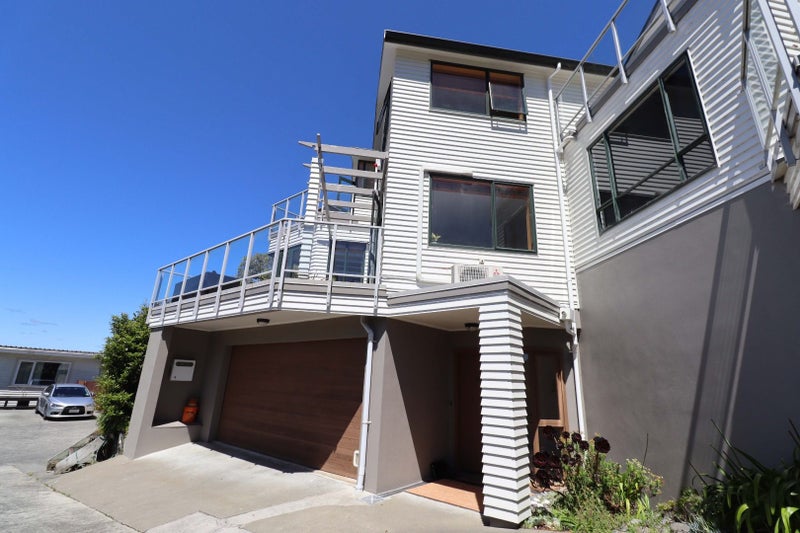 15A Waru Street, Khandallah, Wellington - Carousel 1