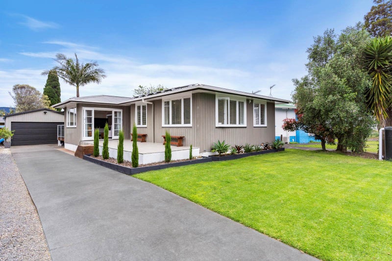 17 Esmeralda Avenue, Avondale, Auckland - Carousel 1