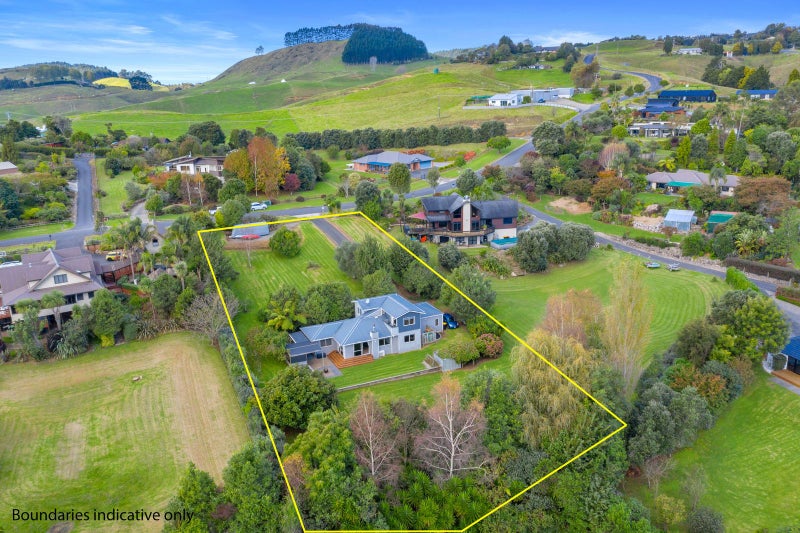 15 Roger Guy Place, Welcome Bay, Tauranga - Carousel 1
