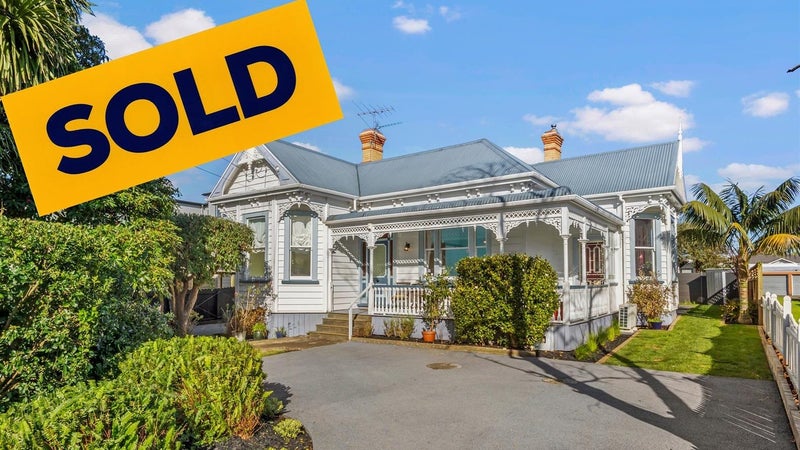 1/2 Erson Avenue, Royal Oak, Auckland - Carousel 1