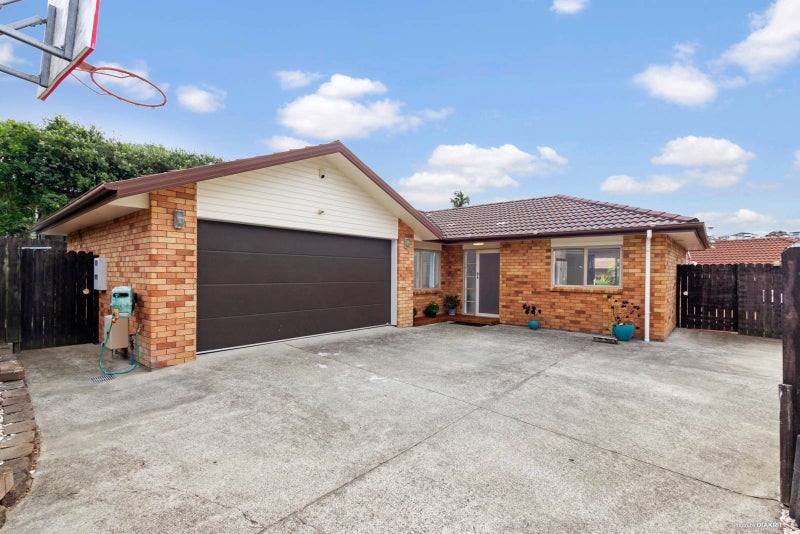 37 South Kensington Way, Henderson, Auckland - Carousel 1