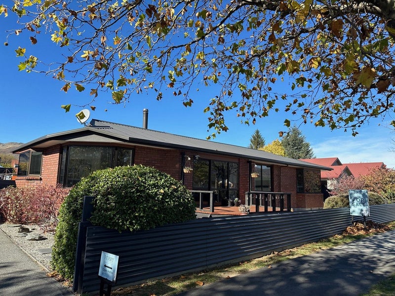 76 Barry Avenue, Cromwell, Cromwell - Carousel 2