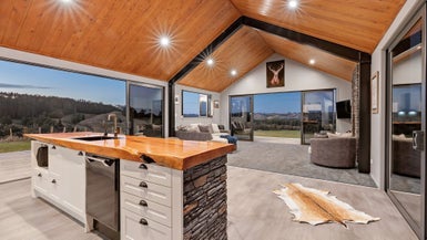 152 Highway 22, Tuakau - Carousel 1