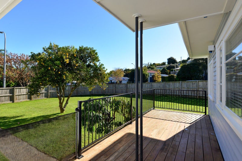 24 Bretton Terrace, Hillcrest, Hamilton - Carousel 2