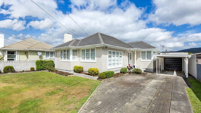 54 Fraser Crescent, Elderslea, Upper Hutt - Carousel 1